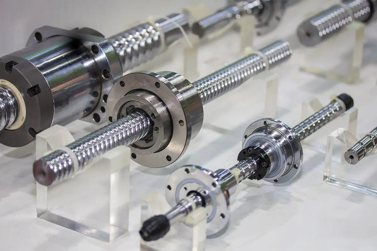 直線軸承可以旋轉嗎？